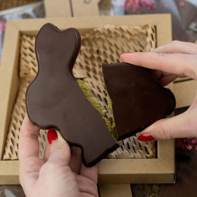 Czekolada dubajska zając - gorzka z pistacjami